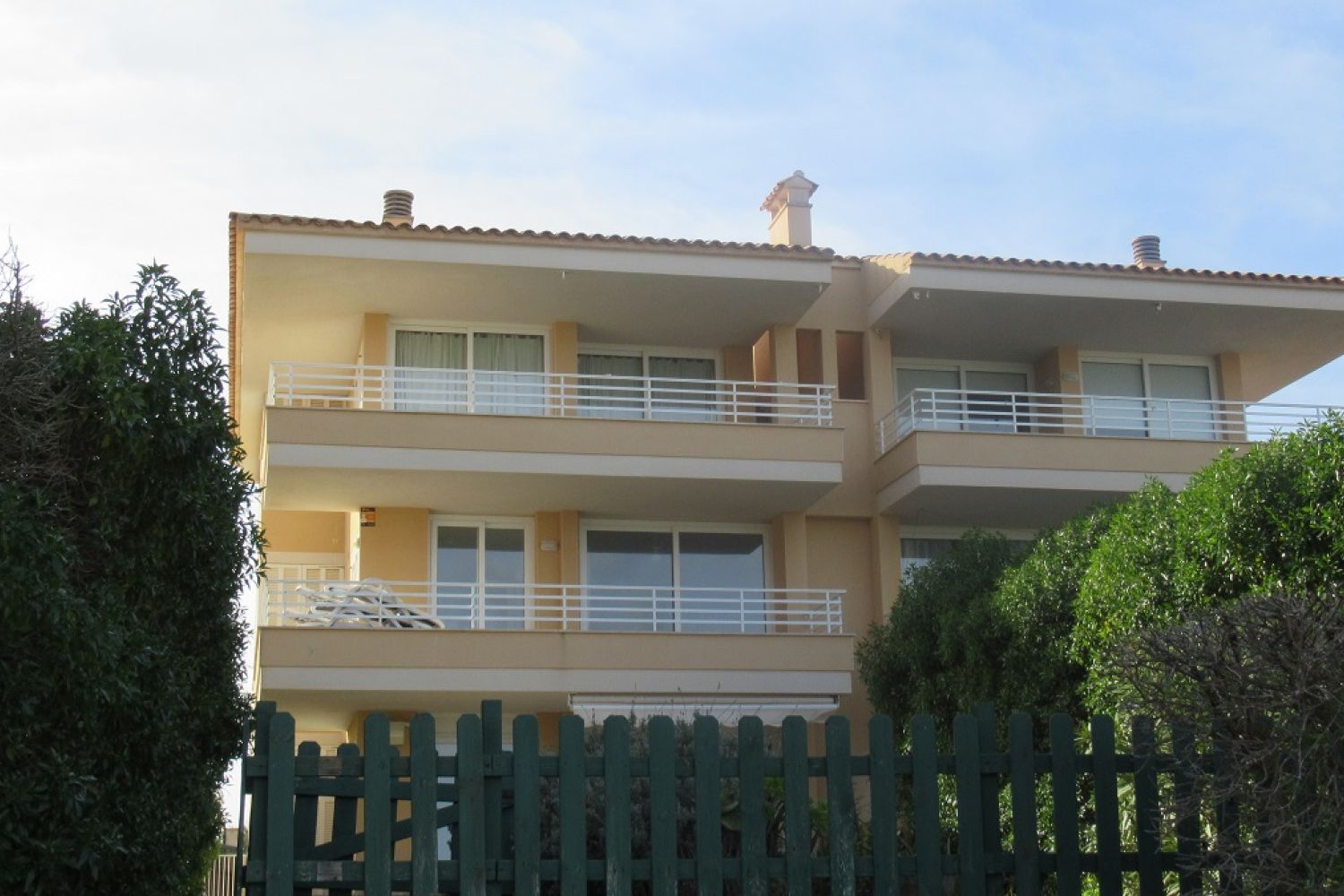 Nice apartment in a small complex