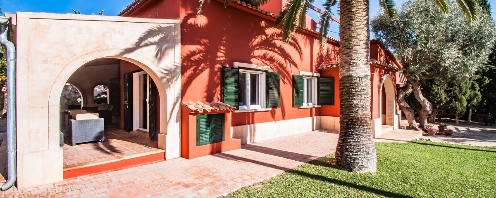 VILLA IN CALA MURADA MIT VERMIETUNGS-LIZENZ