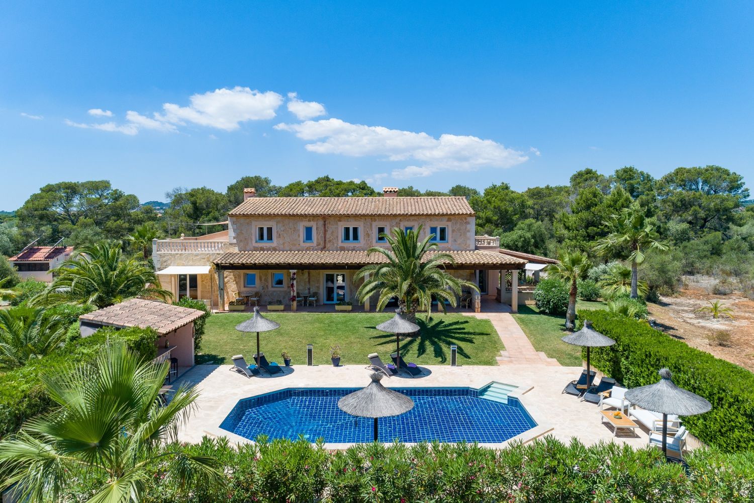 SPACIOUS FINCA NEAR ALQUERIA BLANCA