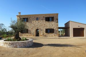 FINCA NUEVA - A SÓLO 5 MINUTOS DE CALA LLOMBARDS