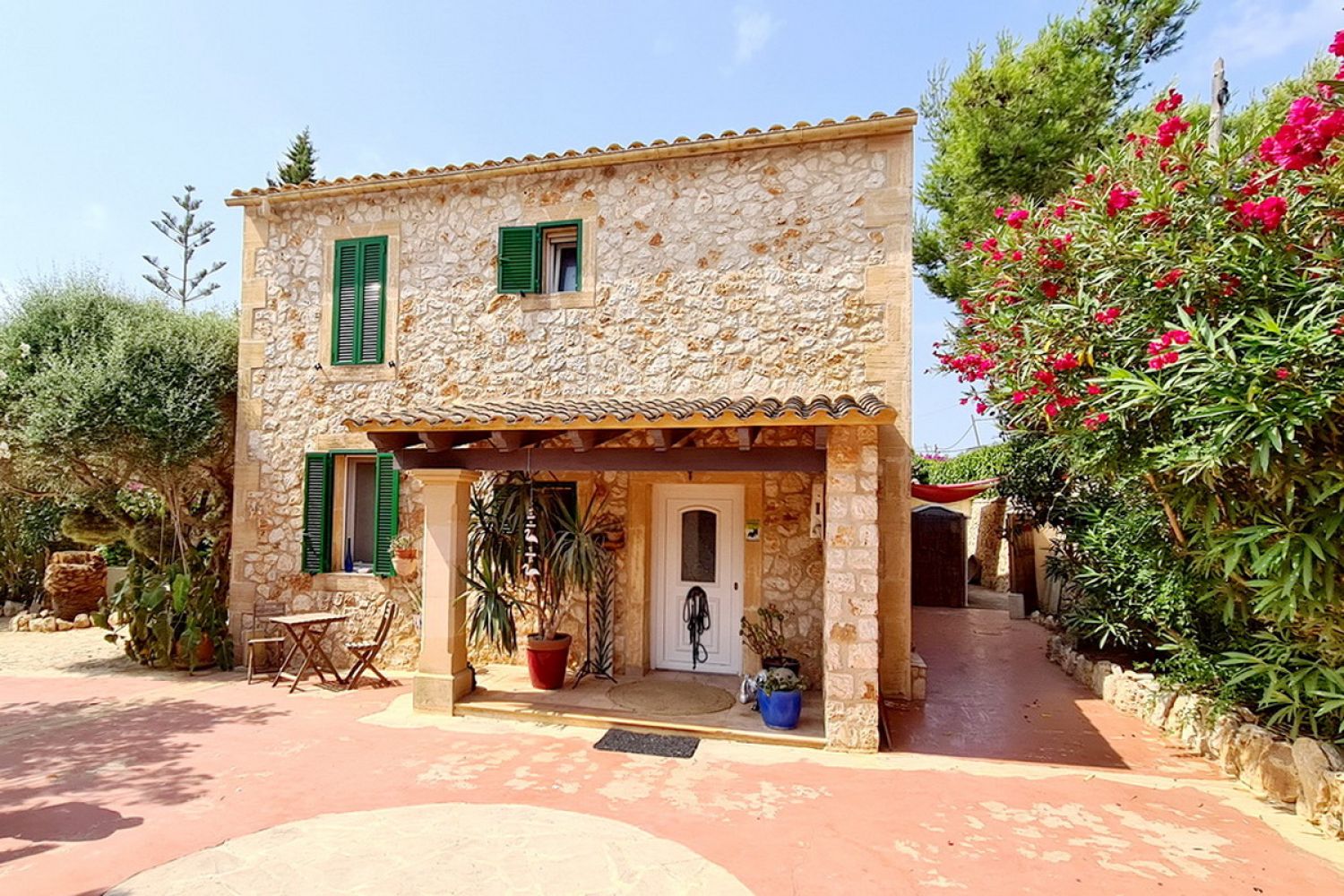 Gran finca con casa de invitados