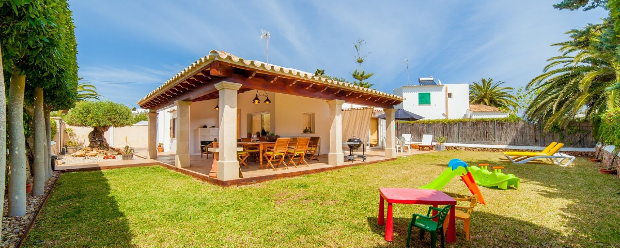 beautiful large bungalow with license