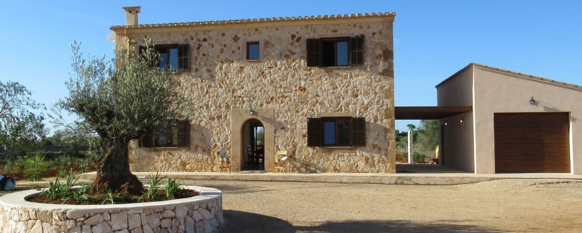 FINCA NUEVA - A SÓLO 5 MINUTOS DE CALA LLOMBARDS