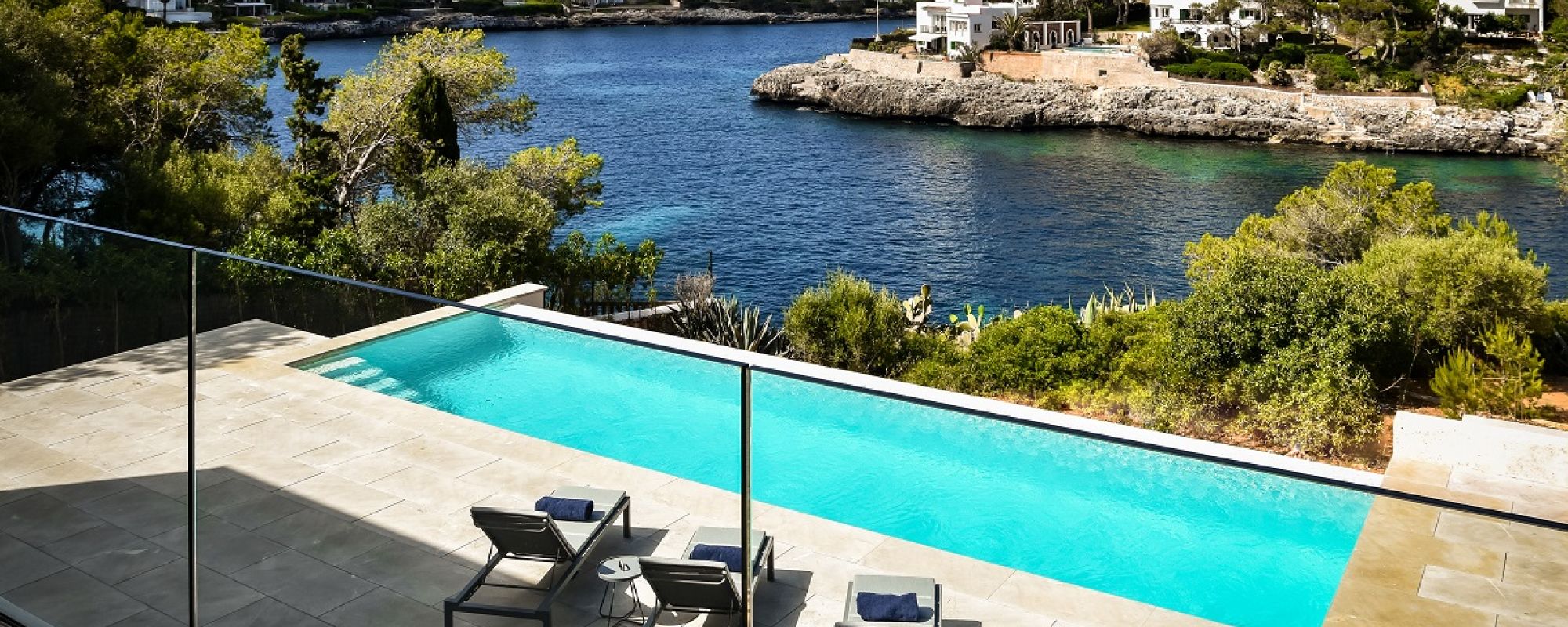 IMPRESSIVE FANTASTIC SEA ACCESS VILLA IN CALA D`OR