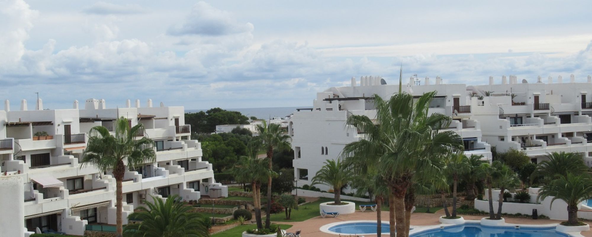 Semi-detached house in beautiful community in Cala Egos