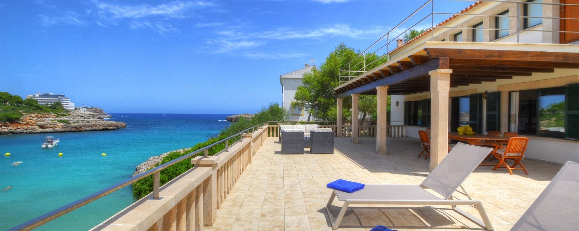 Casa de ensueño en primera línea Cala Marsal