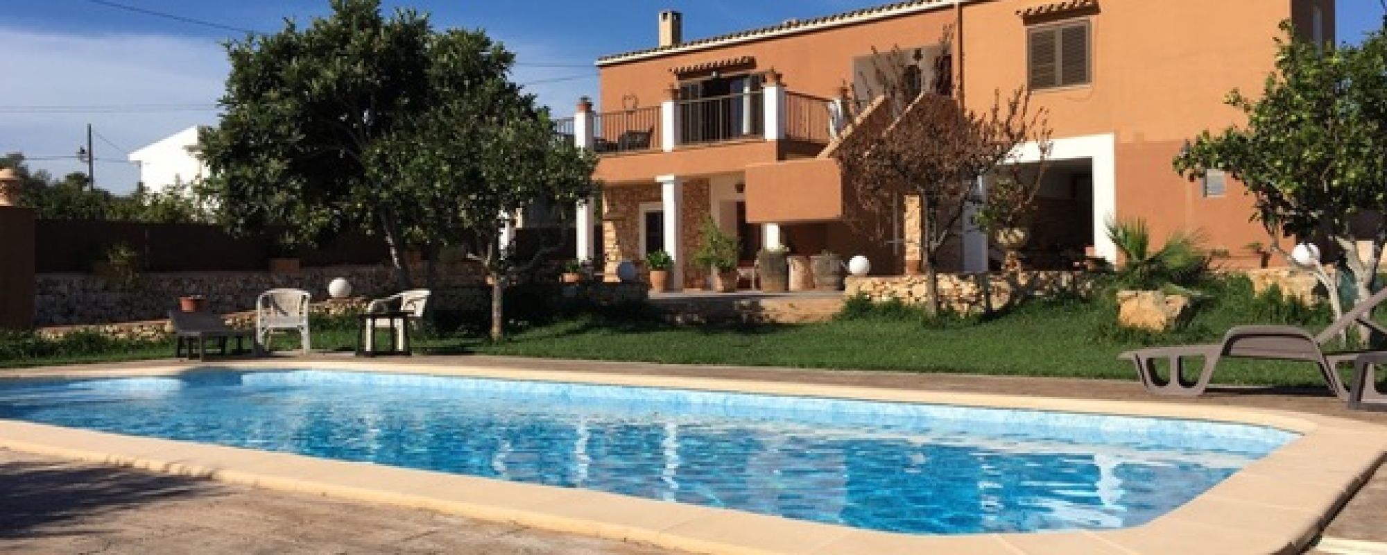 Gran casa de 2 partes con vista al mar en S´Horta