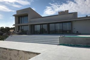 Fast fertiggestellte Finca mit fantastischem Blick, Pool, Solar, Heizung uvm.