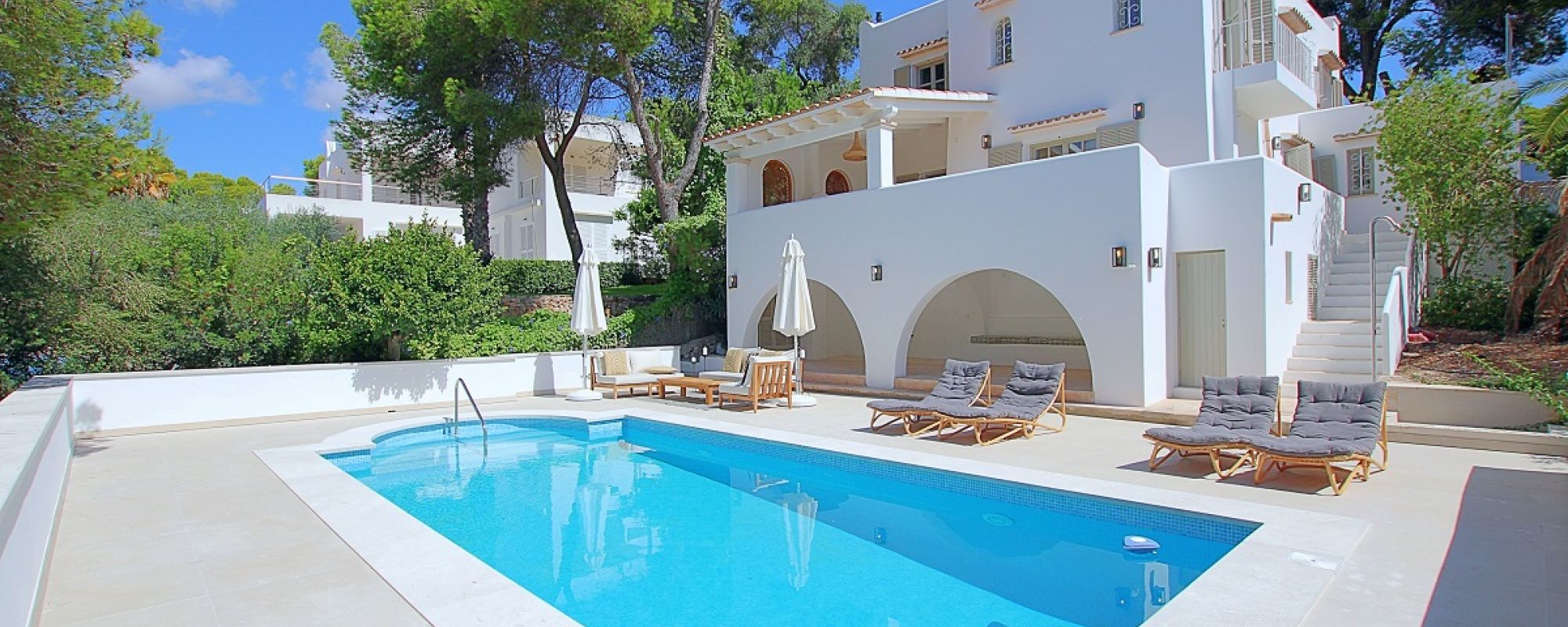 Diese wunderschöne Villa wurde kürzlich renoviert und befindet sich in der Altstadt von Cala Dor.