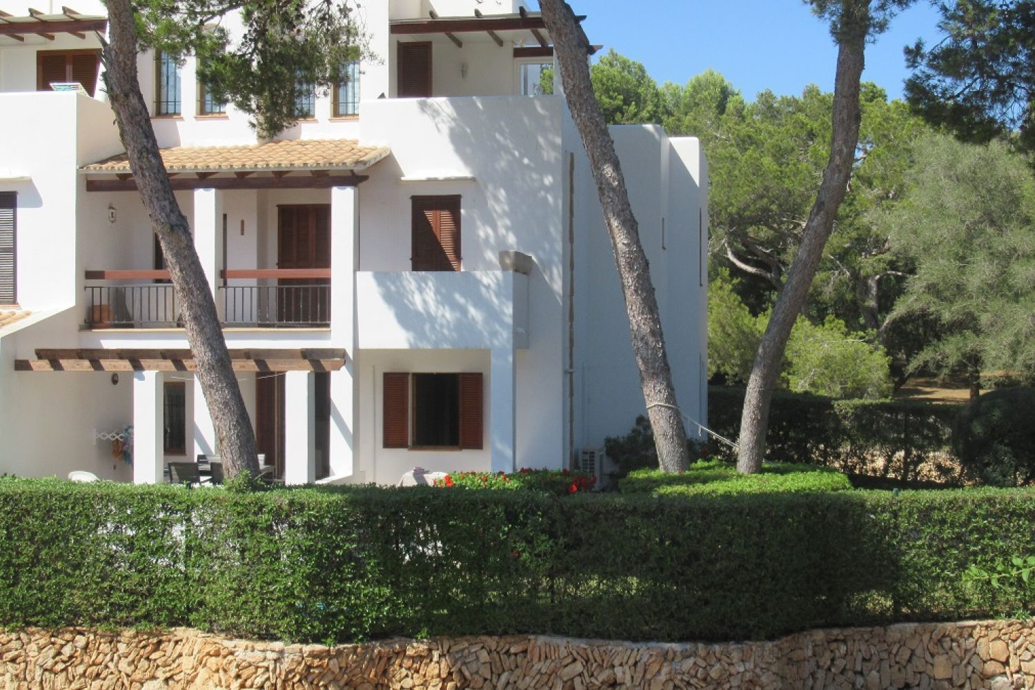 Super nice garden apartment near the beach
