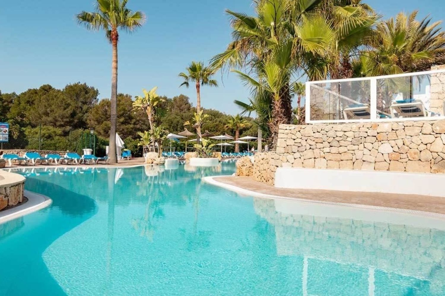 PERFEKTES FERIENAPARTMENT MIT BLICK AUF DEN YACHTHAFEN